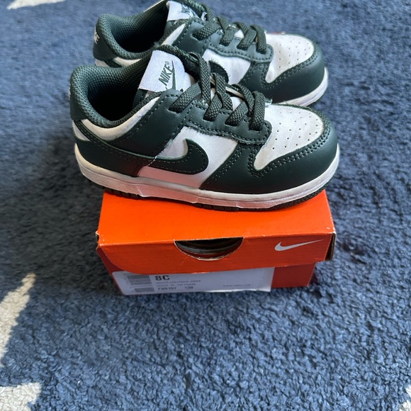 Nike Toddler Green and White Dunk Low - Picture 4 of 8
